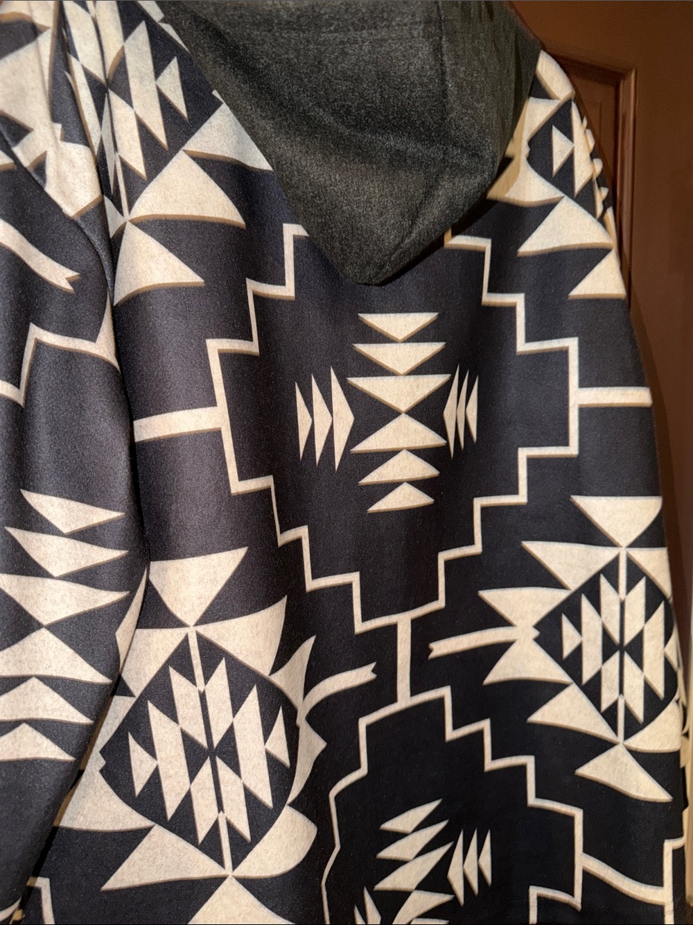 2 Fly Women’s L/XL Southwestern Aztec Snap-Front Shacket Jacket NWT - Picture 5 of 7
